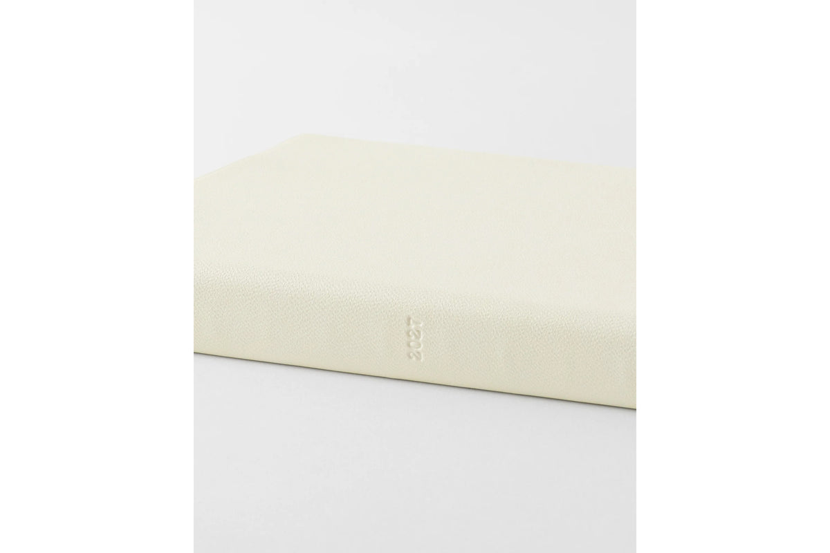 MD 2027 1 Page Per Day Diary - A6